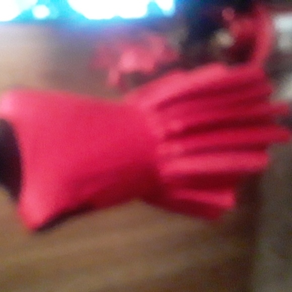 Red Cutie - Picture 5 of 6